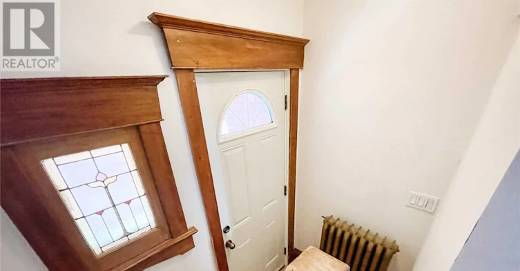 UPPER-98 Woodycrest Avenue, Toronto, ON, M4J 3A9 - 4
