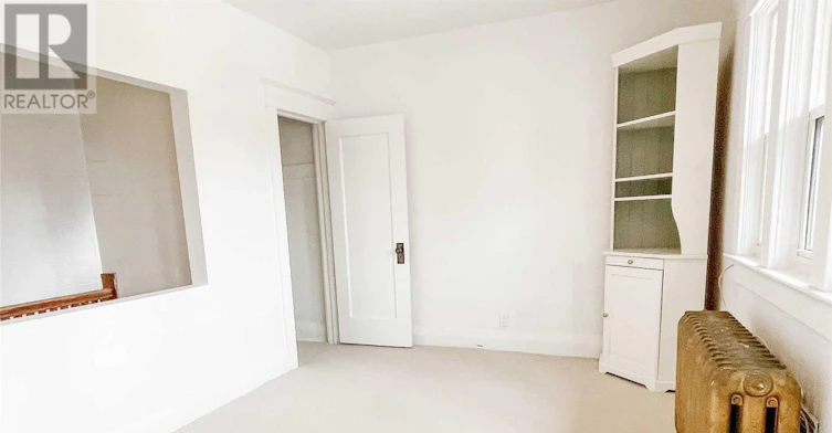 UPPER-98 Woodycrest Avenue, Toronto, ON, M4J 3A9 - 9