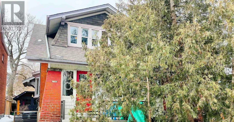 UPPER-98 Woodycrest Avenue, Toronto, ON, M4J 3A9