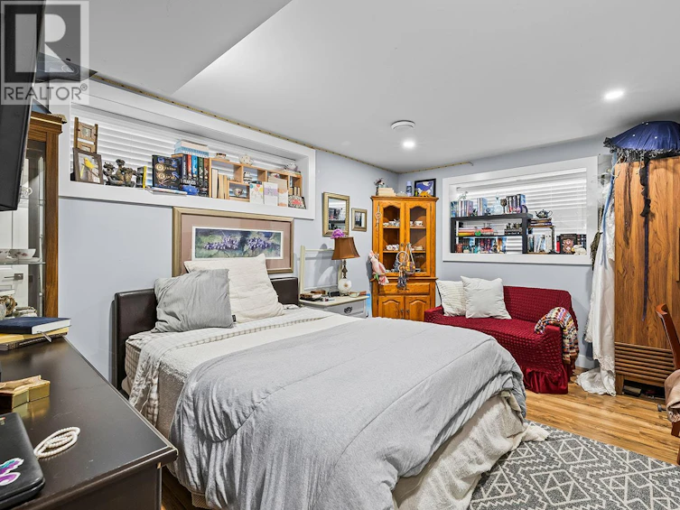 951 Kennedy Street, Kelowna, BC, V1Y 4E9 - 35