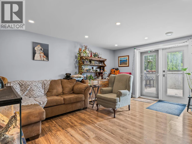 951 Kennedy Street, Kelowna, BC, V1Y 4E9 - 40