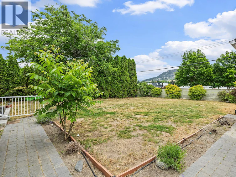 951 Kennedy Street, Kelowna, BC, V1Y 4E9 - 8