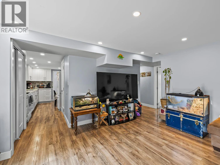 951 Kennedy Street, Kelowna, BC, V1Y 4E9 - 39