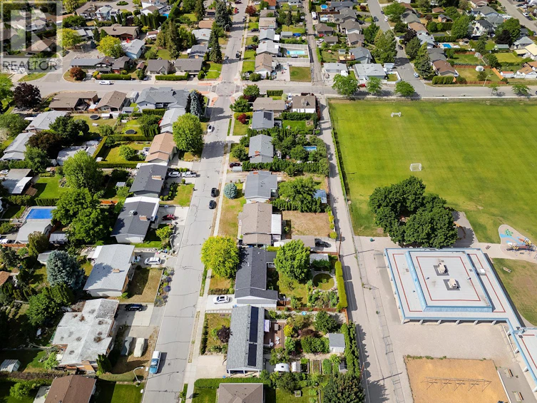 951 Kennedy Street, Kelowna, BC, V1Y 4E9 - 20