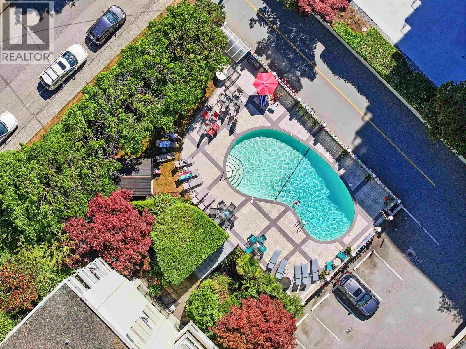 107-1425 Esquimalt Avenue, West Vancouver, BC, V7T 1L1