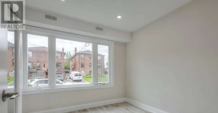 MAIN-36 Yore Road, Toronto, ON, M6M 1W5 - 10