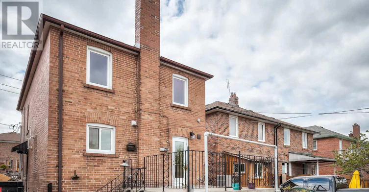MAIN-36 Yore Road, Toronto, ON, M6M 1W5 - 16