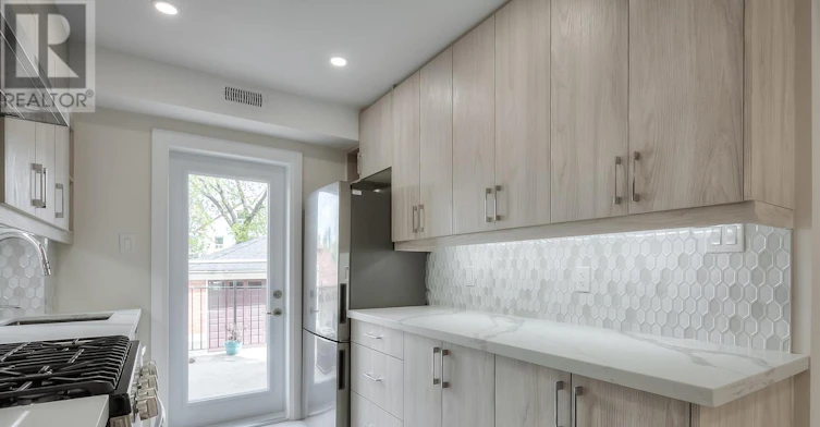 MAIN-36 Yore Road, Toronto, ON, M6M 1W5 - 3