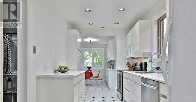 262 Castlefield Avenue, Toronto, ON, M4R 1G7 - 3