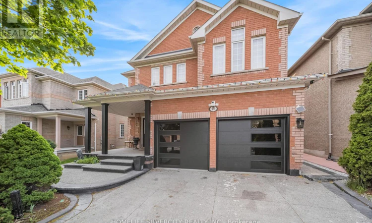 26 Bissell Drive N