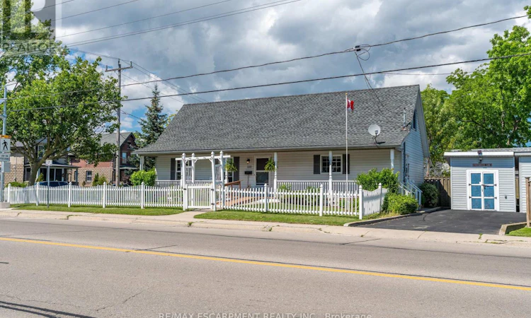 339 Main Street W