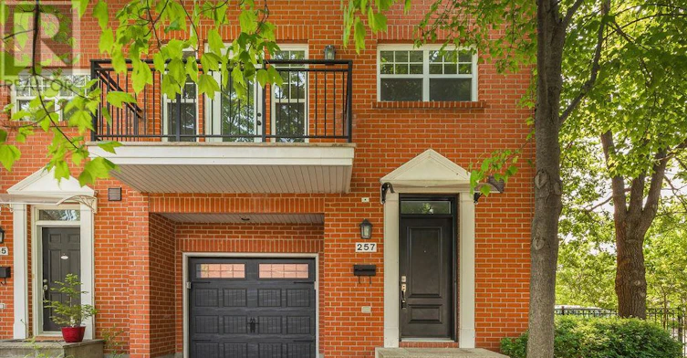 257 Mart Circle, Ottawa, ON, K1K 4S6 - 2