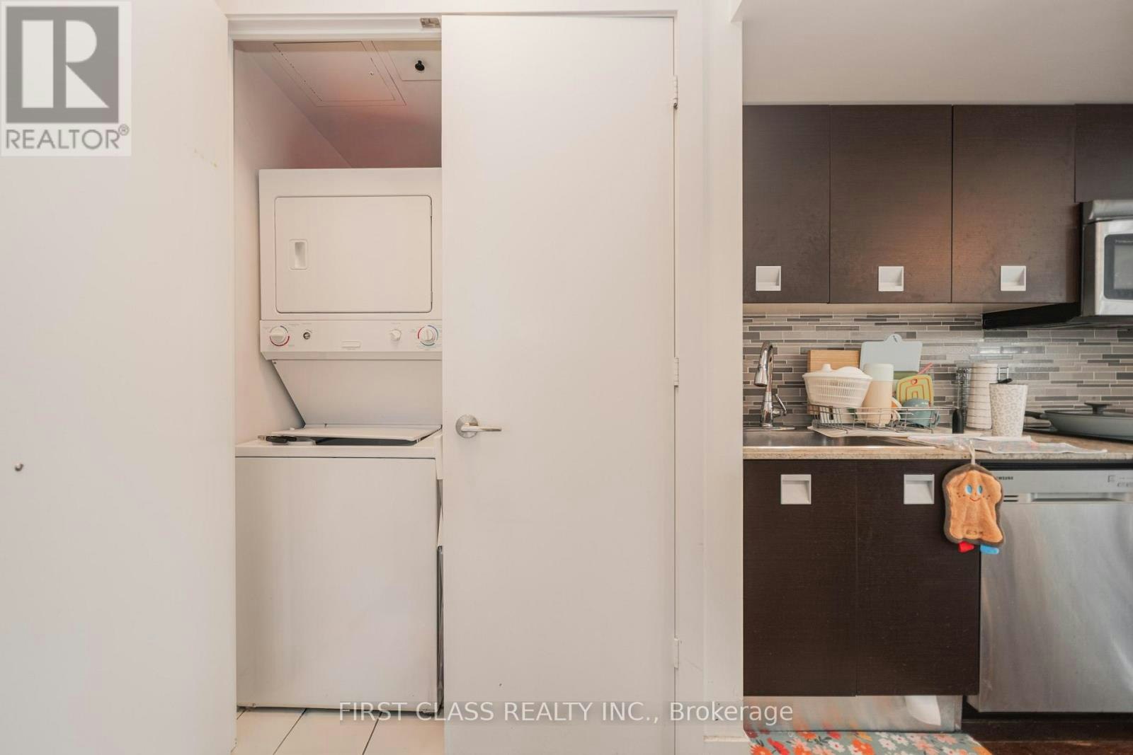 1409-33 Charles Street E, Toronto, ON, M4Y 1R9 - 4