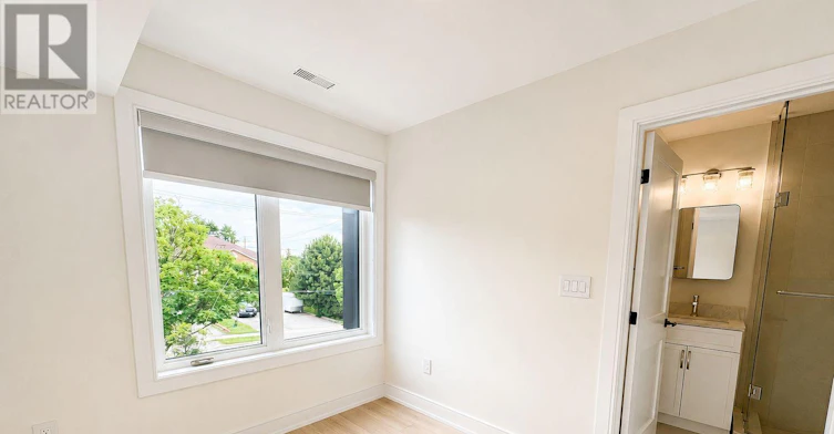 4-42 Bartley Drive, Toronto, ON, M4A 1B9 - 5