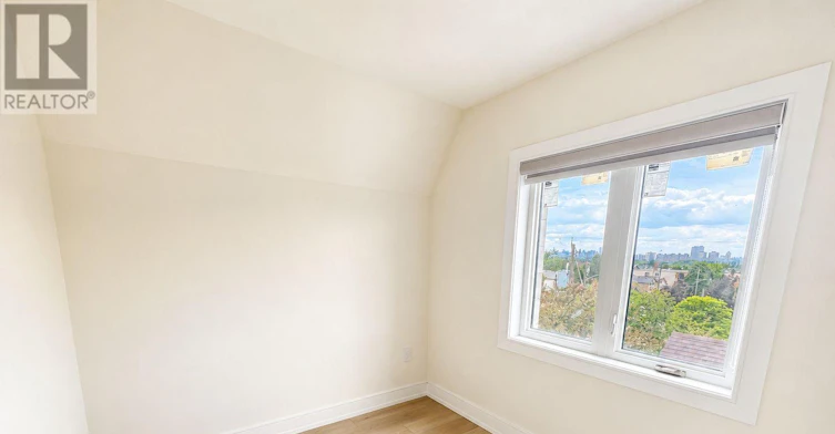 4-42 Bartley Drive, Toronto, ON, M4A 1B9 - 7