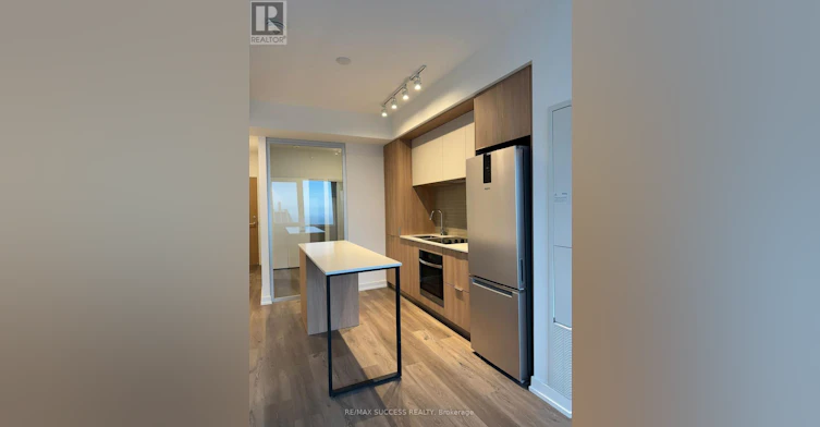4607-395 Square One Drive, Mississauga, ON, L5B 0P6 - 3