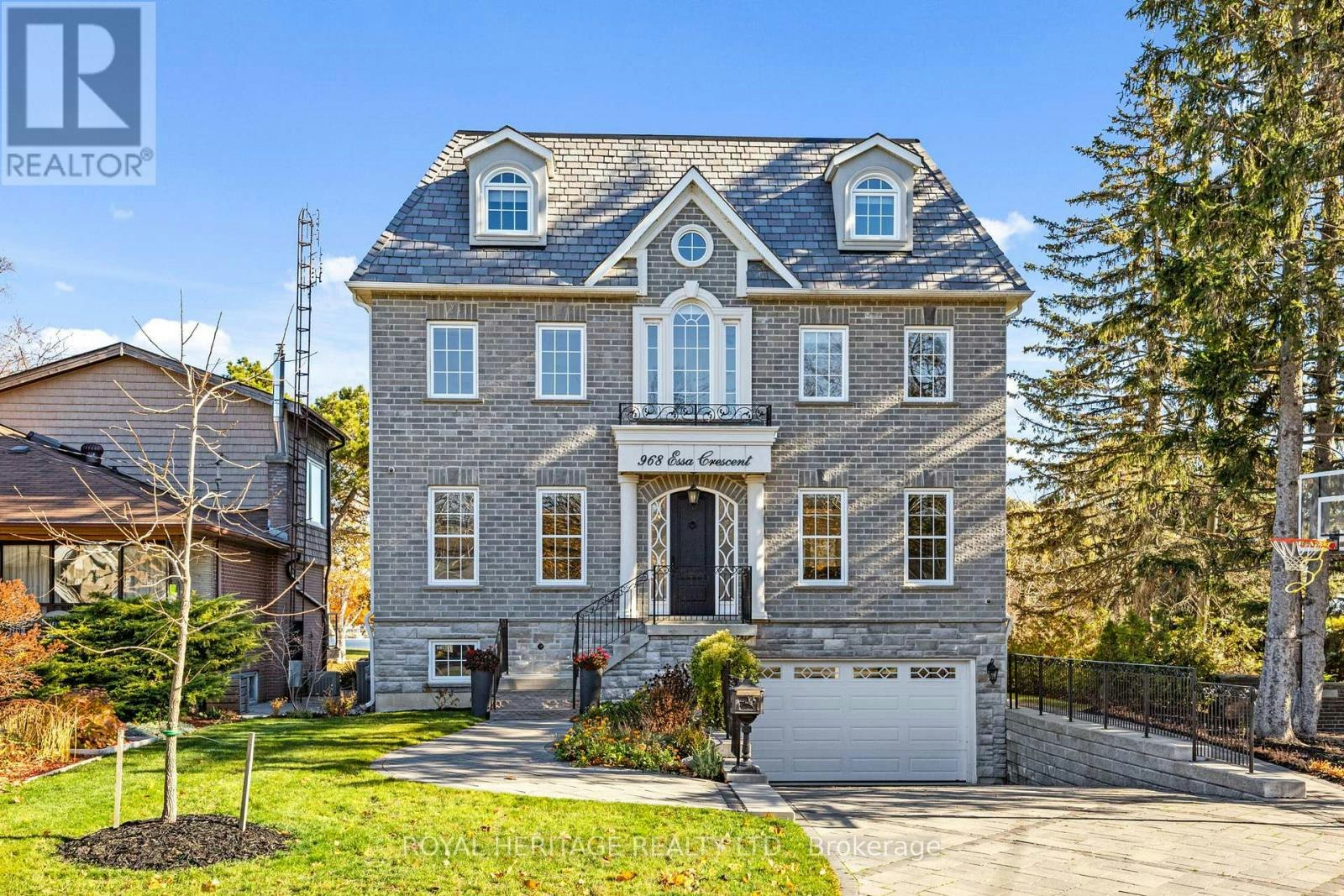 968 Essa Crescent, Pickering, ON, L1W 2J1