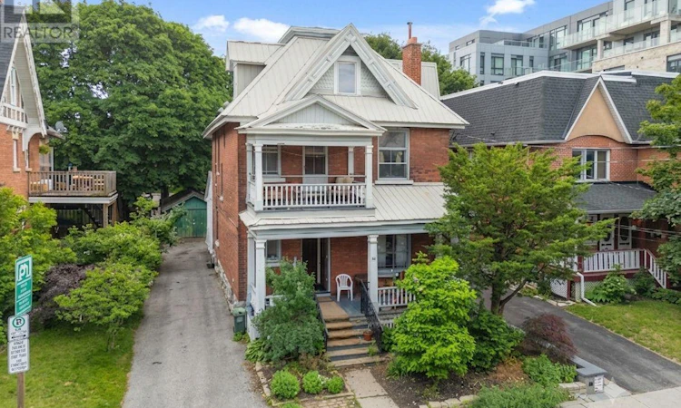 86 Fourth Avenue
