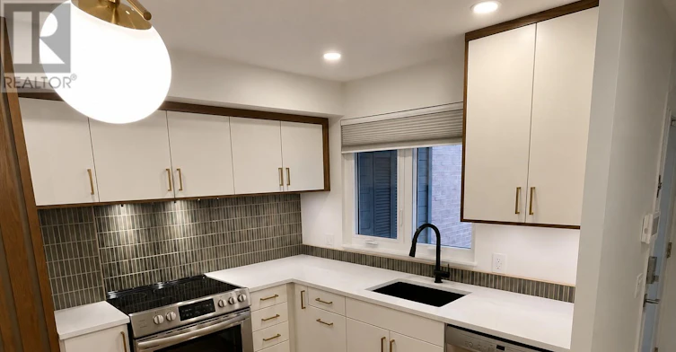 285 Bruyere Street, Ottawa, ON, K1N 5E5 - 3