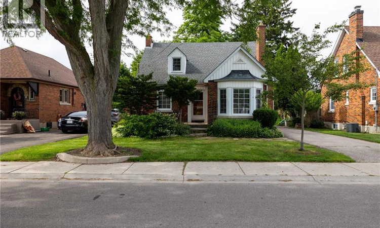 21 Baldwin Avenue