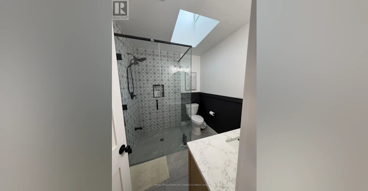 UPPER-1167 Woodbine Avenue, Toronto, ON, M4C 1C6 - 11