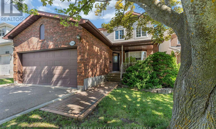 1304 Fisher Crescent