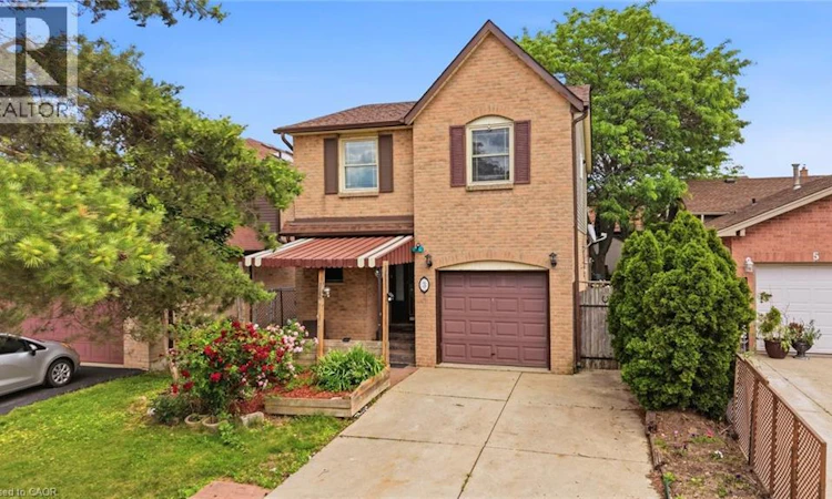 3 Twinoaks Crescent