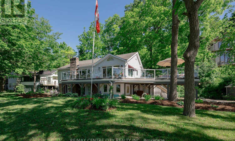 547 Edith Cavell Boulevard