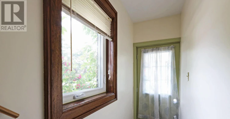 UPPER-68 Roxton Road, Toronto, ON, M6J 2Y2 - 3