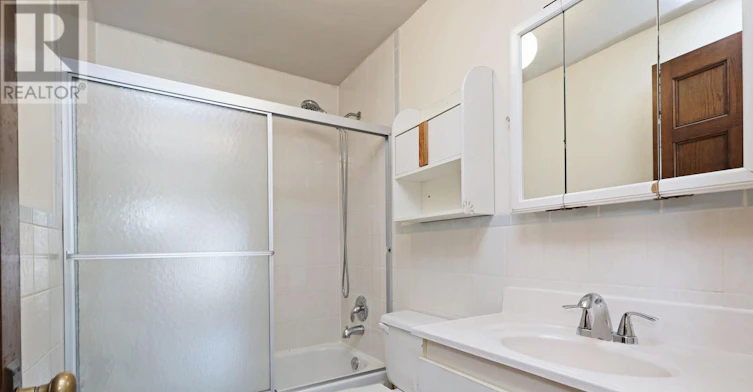 UPPER-68 Roxton Road, Toronto, ON, M6J 2Y2 - 11