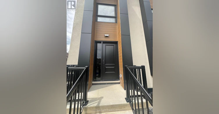 2-42 Bartley Drive, Toronto, ON, M4A 1B9