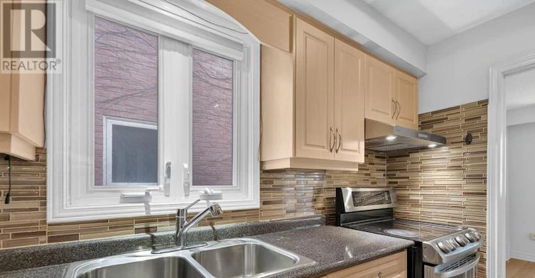 MAIN-109 Robert Hicks Drive, Toronto, ON, M2R 3R2 - 12