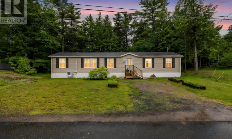 33 Shelby Crescent