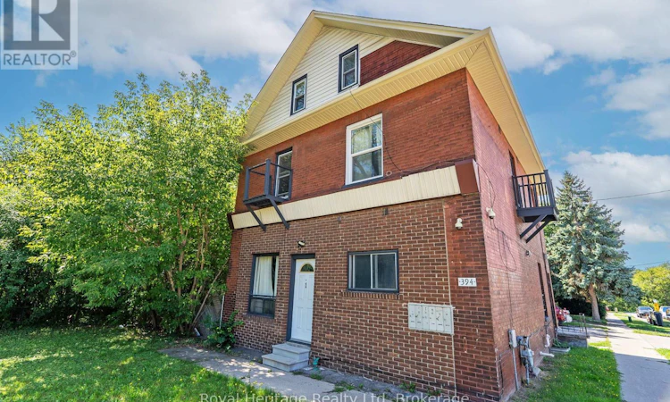 394 Centre Street S