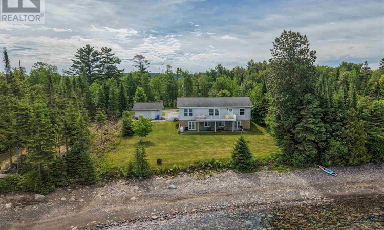 634 Lakeshore Drive