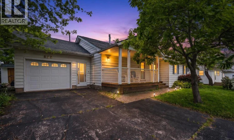 866 Point Pelee Drive