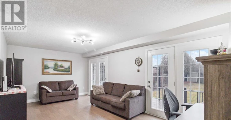 2245 Pathfinder Drive, Burlington, ON, L7L 6L6 - 12