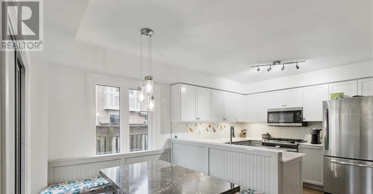 2245 Pathfinder Drive, Burlington, ON, L7L 6L6 - 8