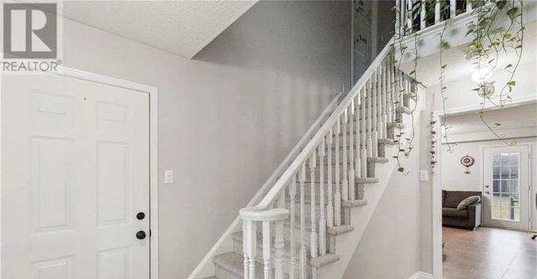 2245 Pathfinder Drive, Burlington, ON, L7L 6L6 - 5