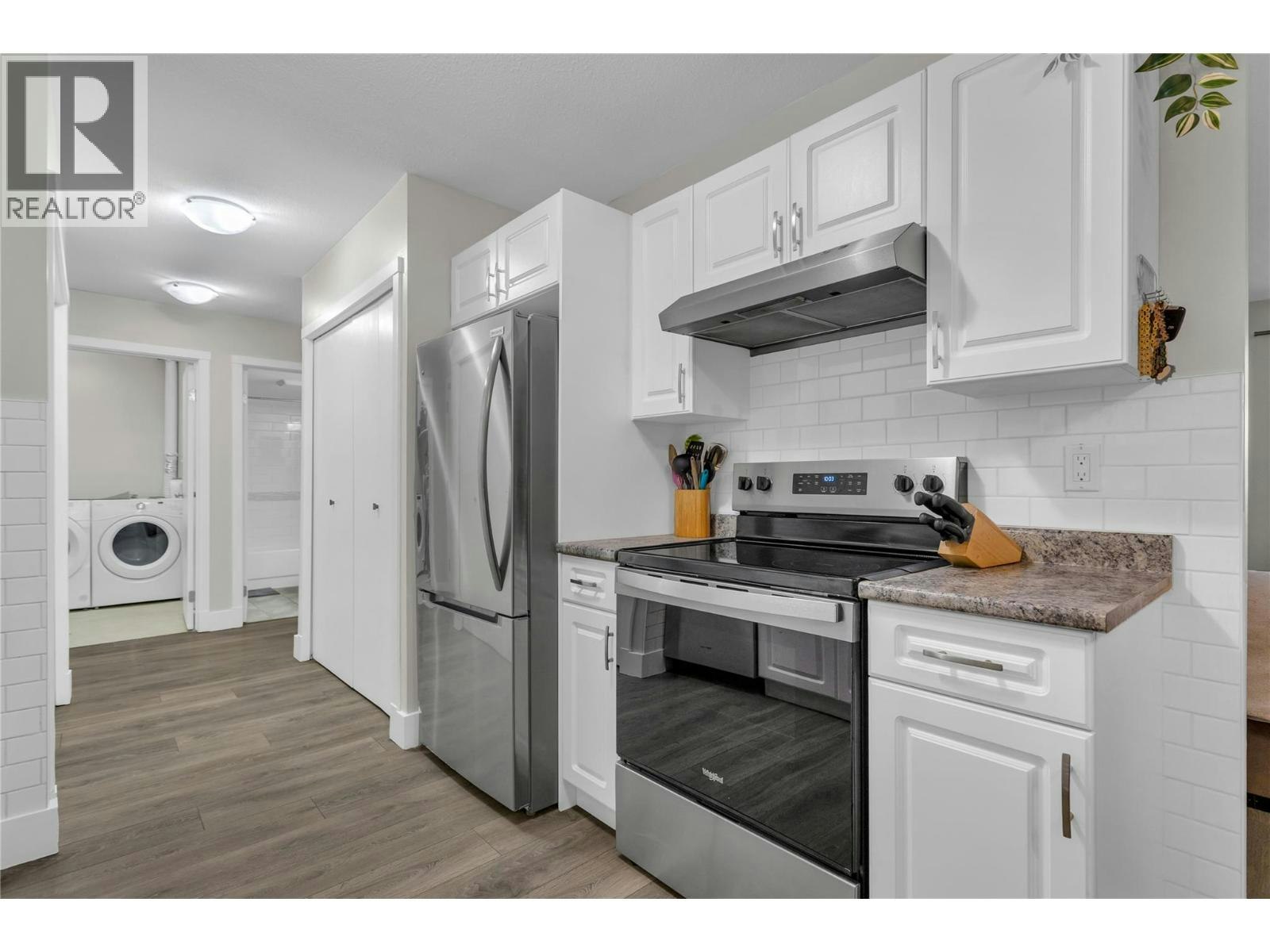 186-3854 Gordon Drive, Kelowna, BC, V1W 3G5