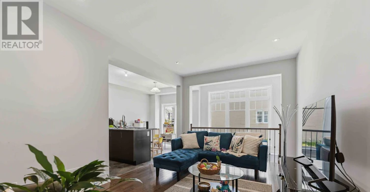 205 Losino Crescent, Ottawa, ON, K2V 0E4 - 6