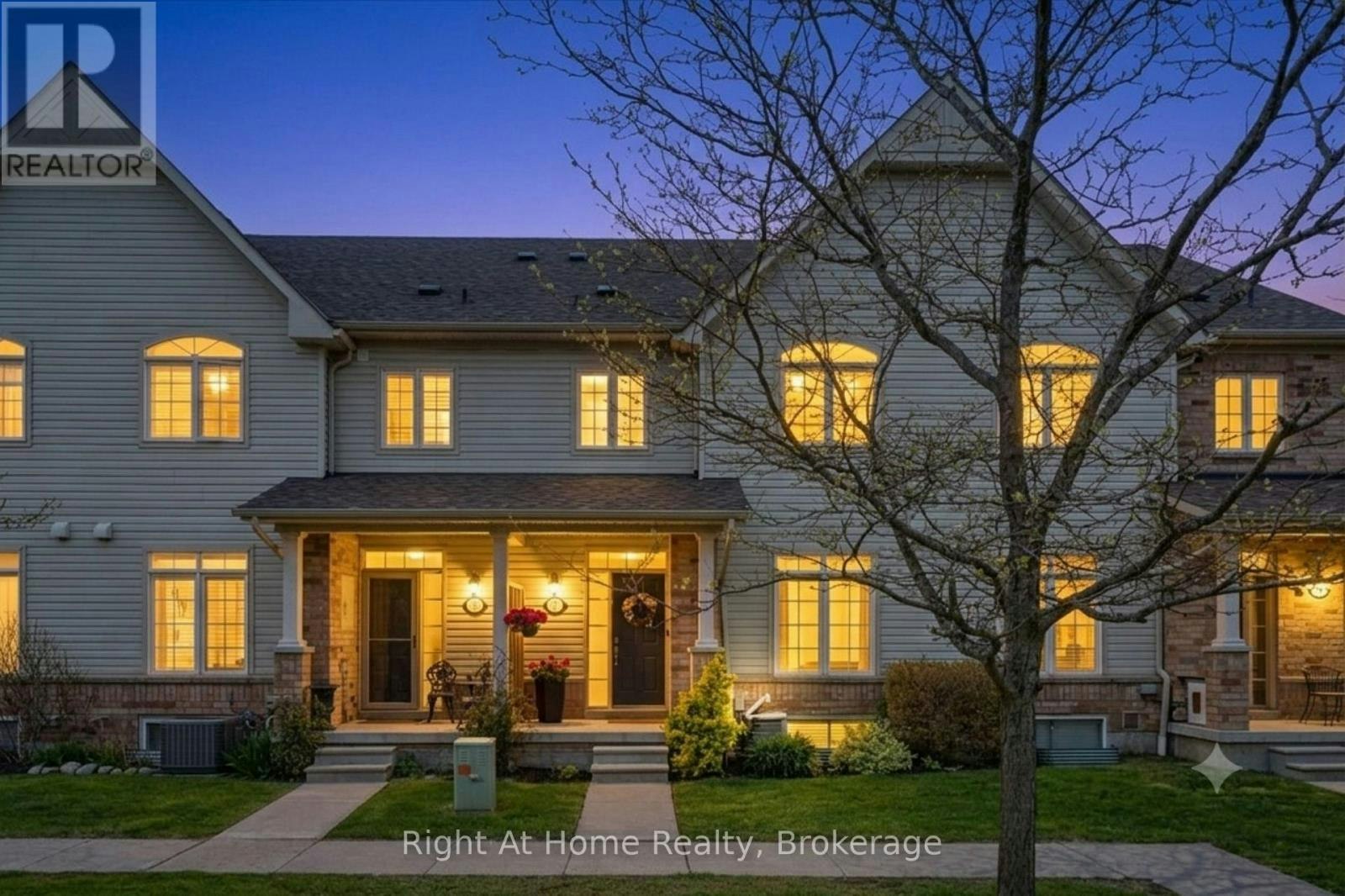 17 Wicker Park Way, Whitby, ON, L1R 0C8