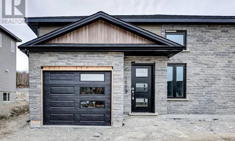 1509 Montrose