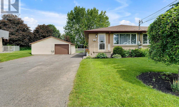 1410 Woodfield Crescent