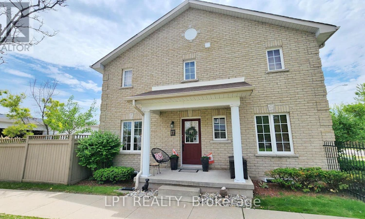 17 Silver Maple Crescent