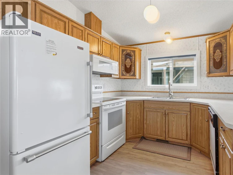 8-1000 Mesa Vista Court, Ashcroft, BC, V0K 1A0 - 6