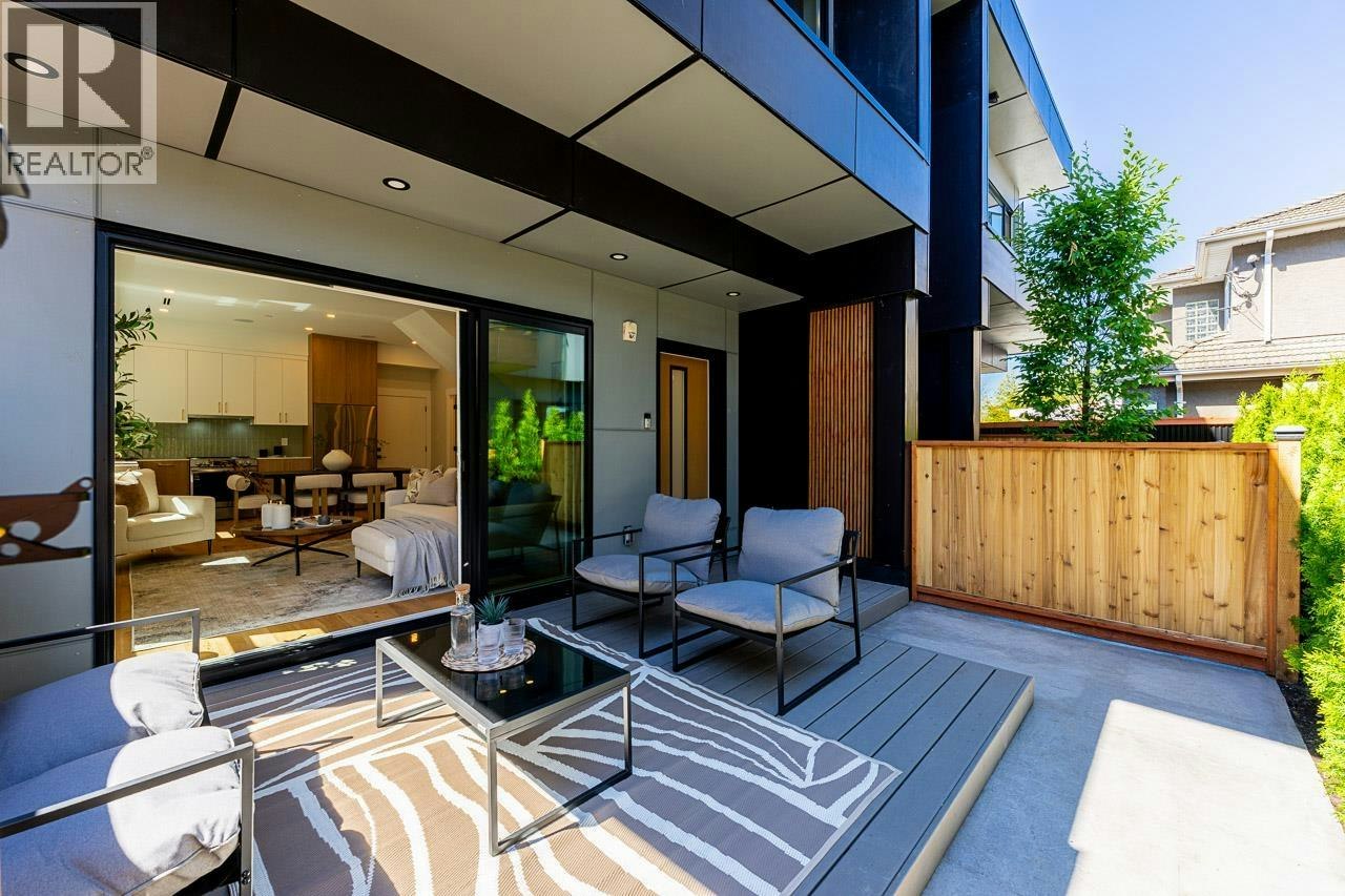 1-678 E 22nd Avenue, Vancouver, BC, V5V 1V4