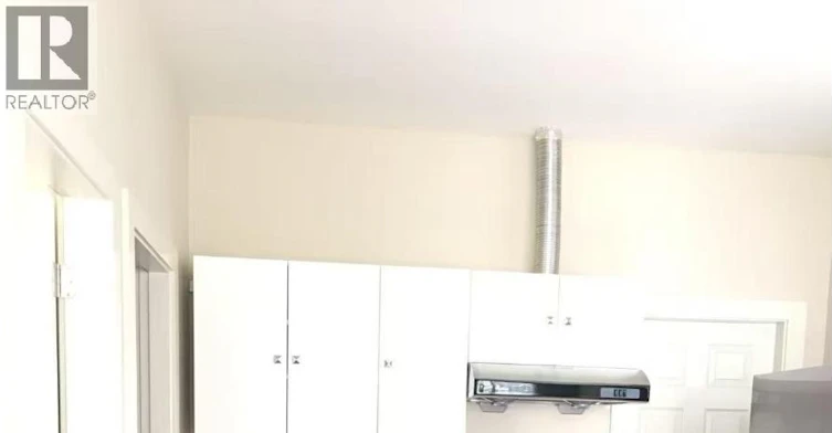 435 W 29th Avenue, Vancouver, BC, V5Y 2L1 - 2