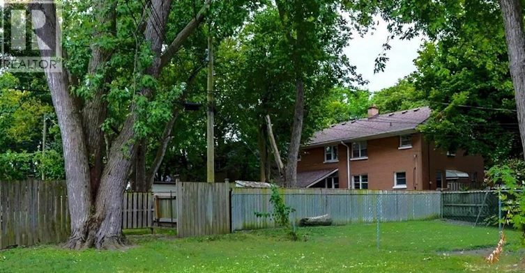 2163 College Avenue, Windsor, ON, N8B 1M6 - 23