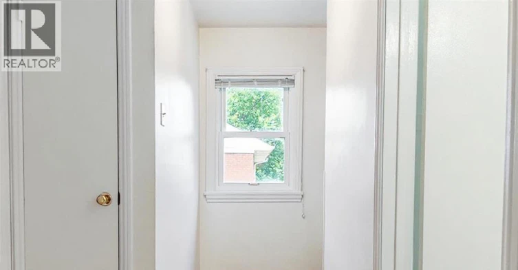 2163 College Avenue, Windsor, ON, N8B 1M6 - 9